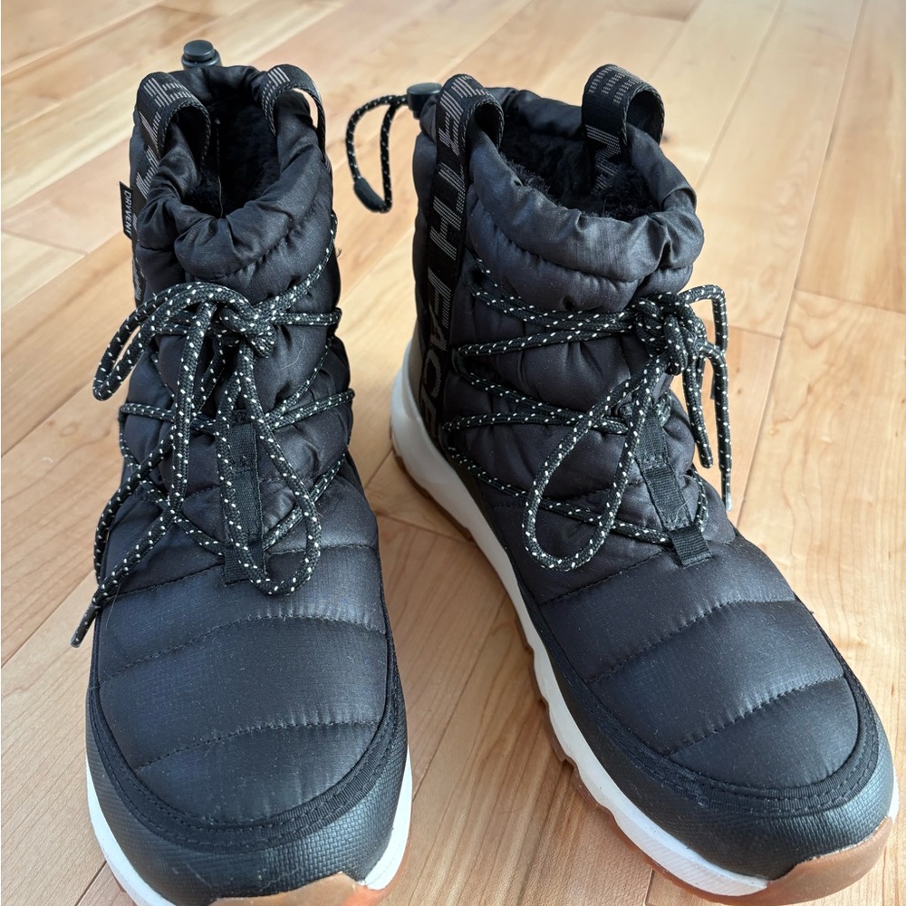 Women’s Northface THERMOBALL Lace Up Waterproof Boots